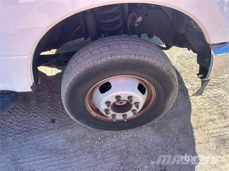 Ford F-350 Platformas/izkraušana no sāniem