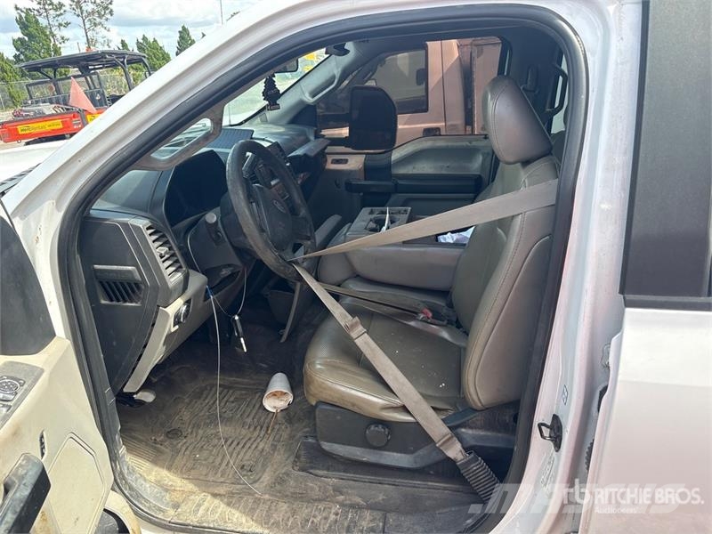 Ford F-350 Camiones de cama baja