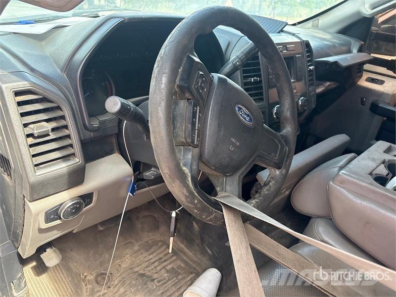 Ford F-350 Camiones de cama baja
