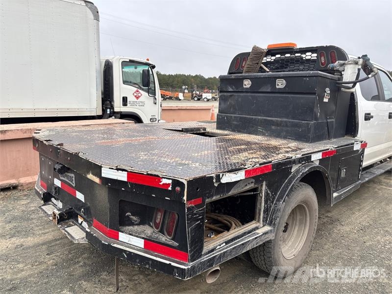 Ford F-350 Platós / Ponyvás teherautók