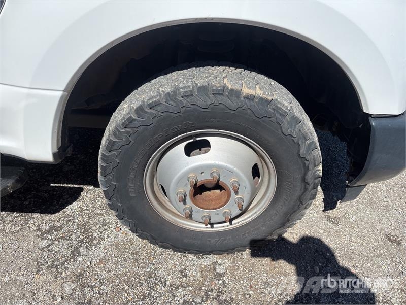 Ford F-350 Ciężarówki typu Platforma / Skrzynia