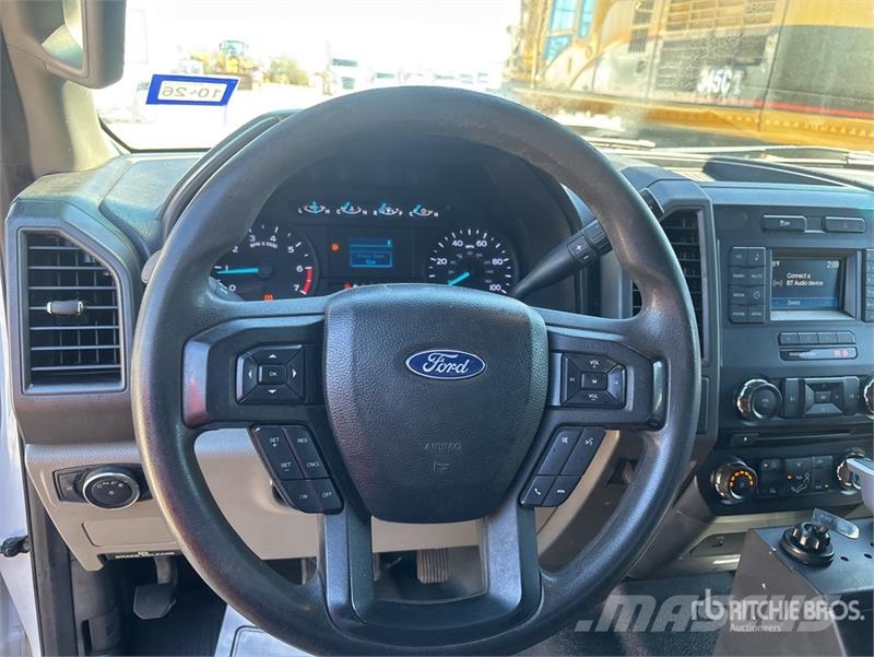 Ford F-350 Ciężarówki typu Platforma / Skrzynia