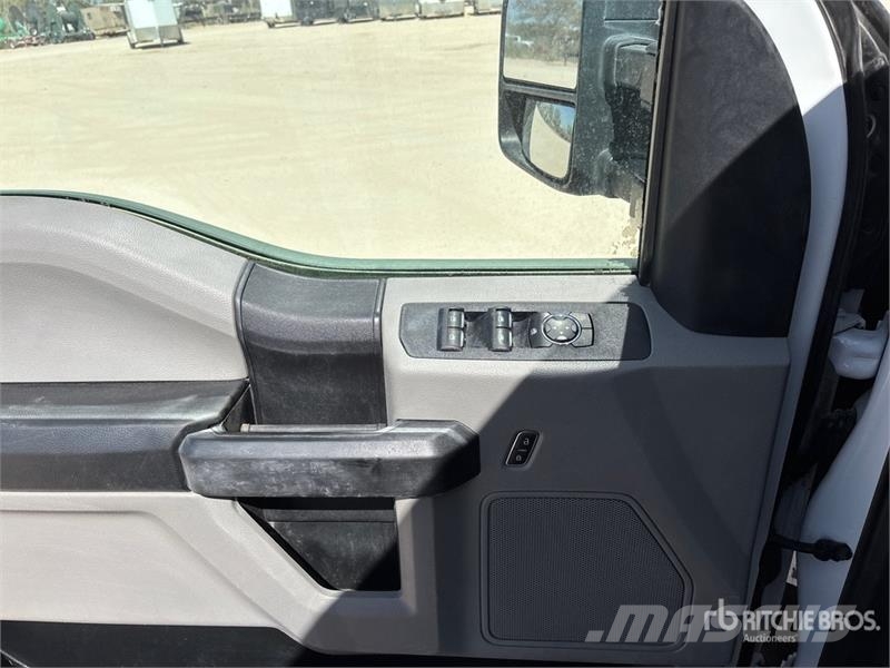 Ford F-350 Kamioni sa otvorenim sandukom