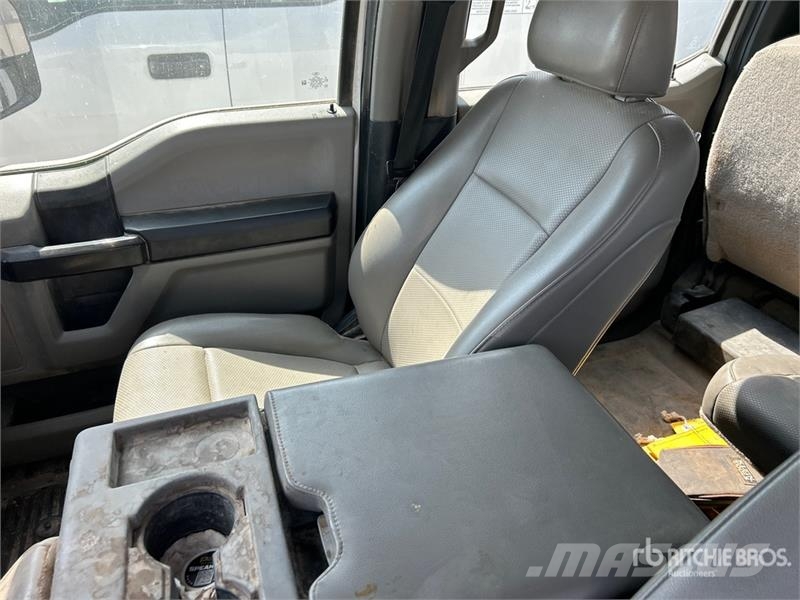 Ford F-350 플랫베드/드롭사이드 트럭