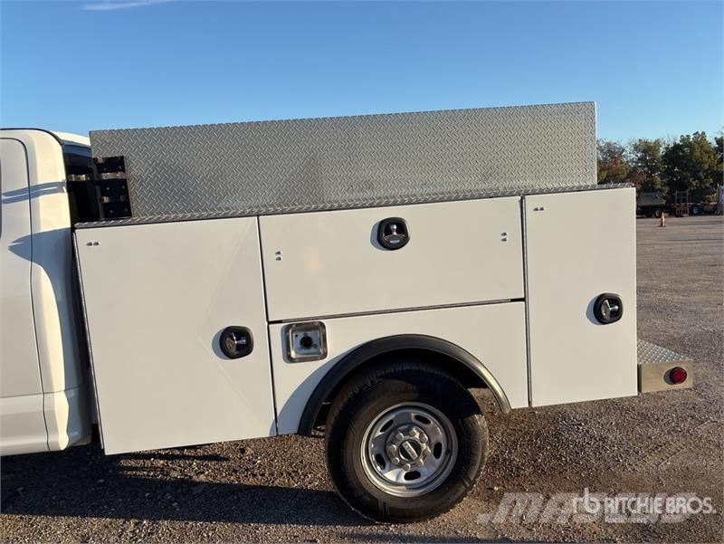 Ford F-350 ピックアップ／ドロップサイド