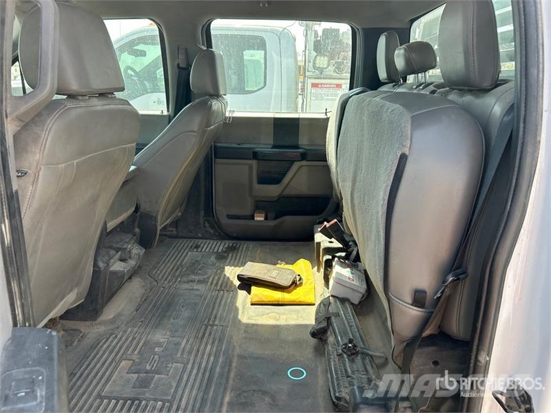 Ford F-350 플랫베드/드롭사이드 트럭