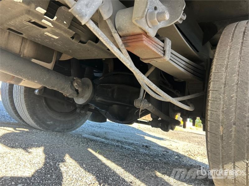 Ford F-350 Platformas/izkraušana no sāniem