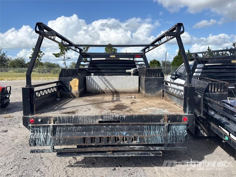 Ford F-350 Platós / Ponyvás teherautók