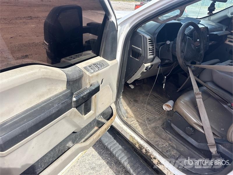Ford F-350 Camiones de cama baja