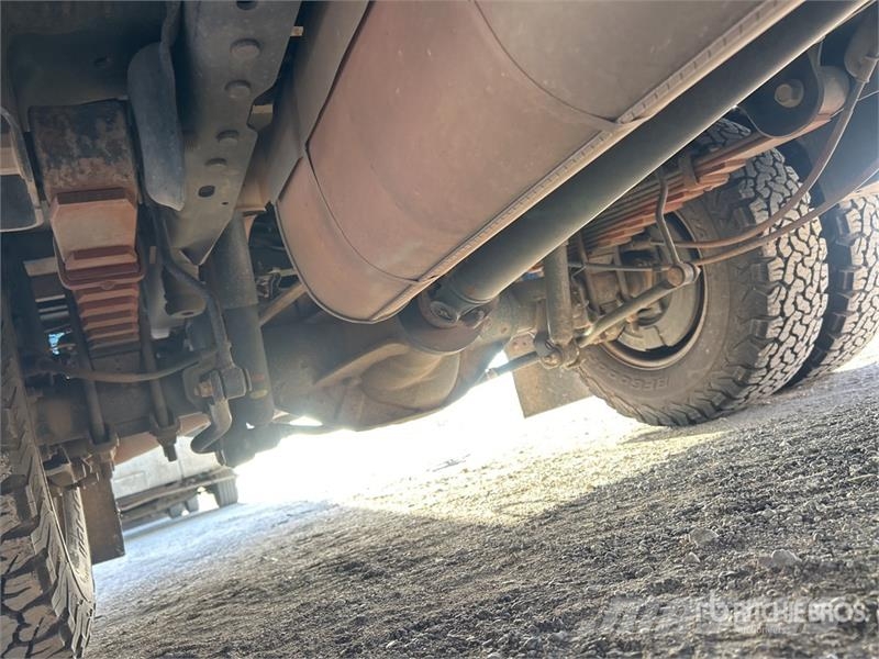 Ford F-350 شاحنات مسطحة/مفصلية الجوانب