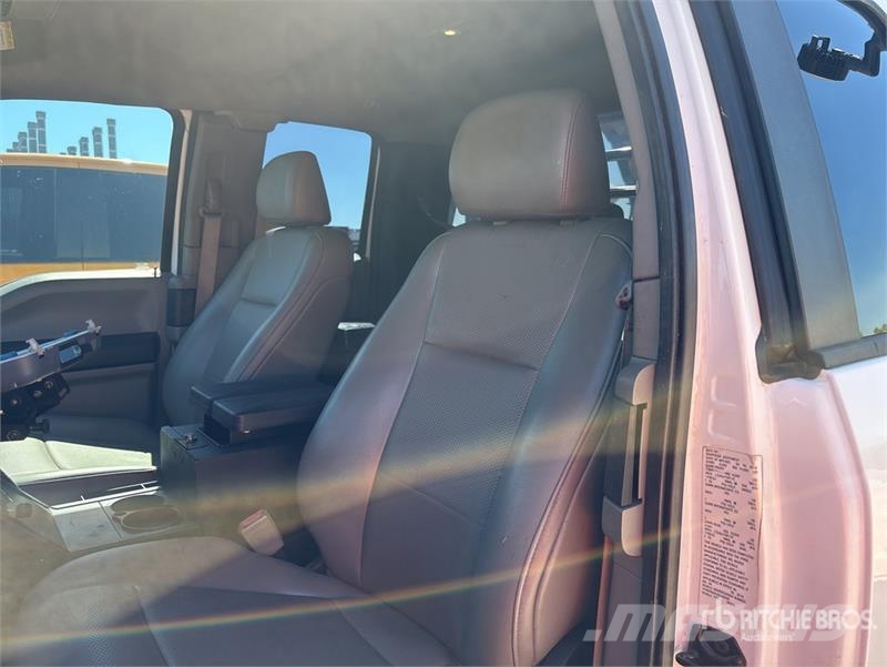 Ford F-350 Ciężarówki typu Platforma / Skrzynia