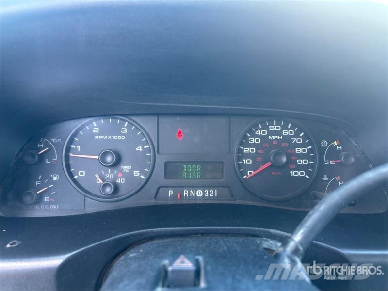 Ford F-350 Camiones de cama baja
