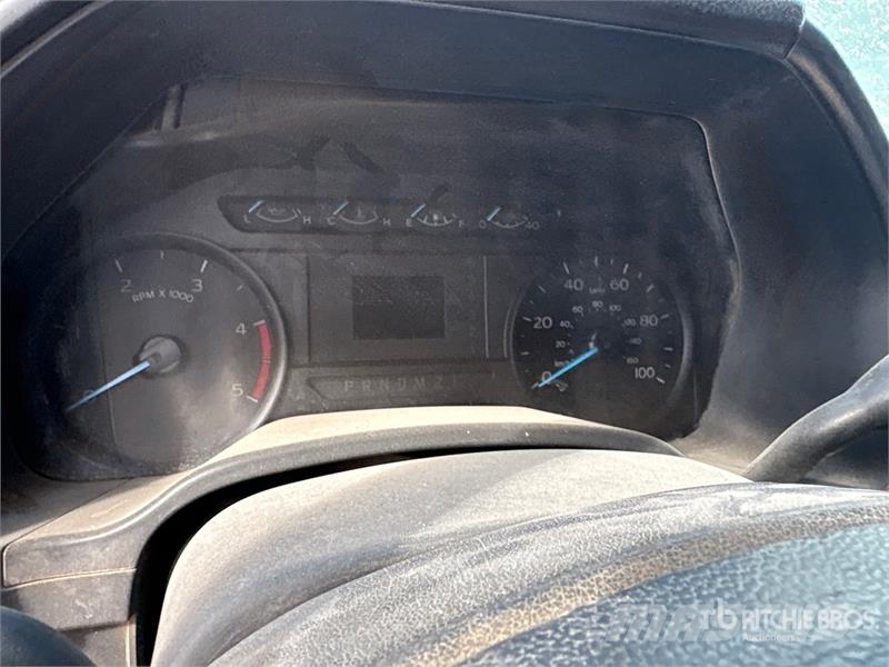 Ford F-350 Platós / Ponyvás teherautók