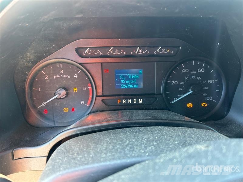 Ford F-350 Platformas/izkraušana no sāniem