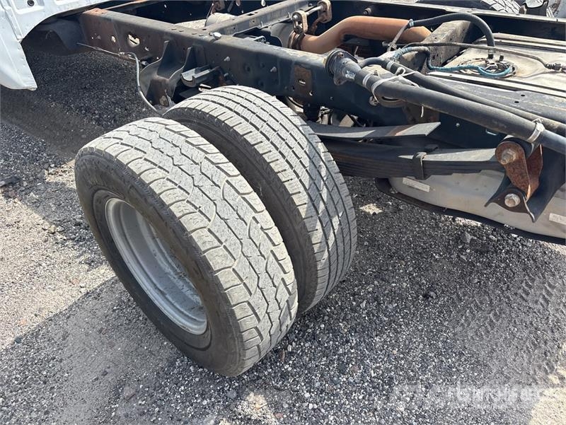 Ford F-350 Ohjaamot ja sisustat