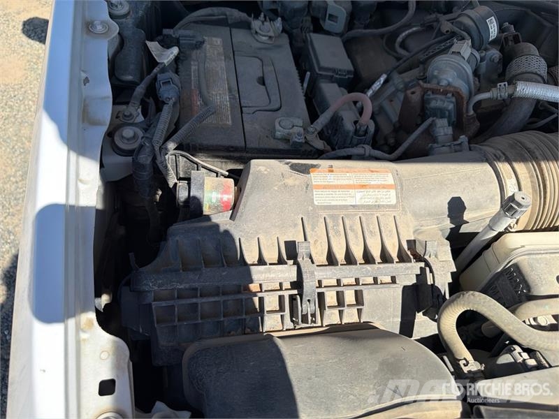 Ford F-350 Tovornjaki s kesonom/platojem