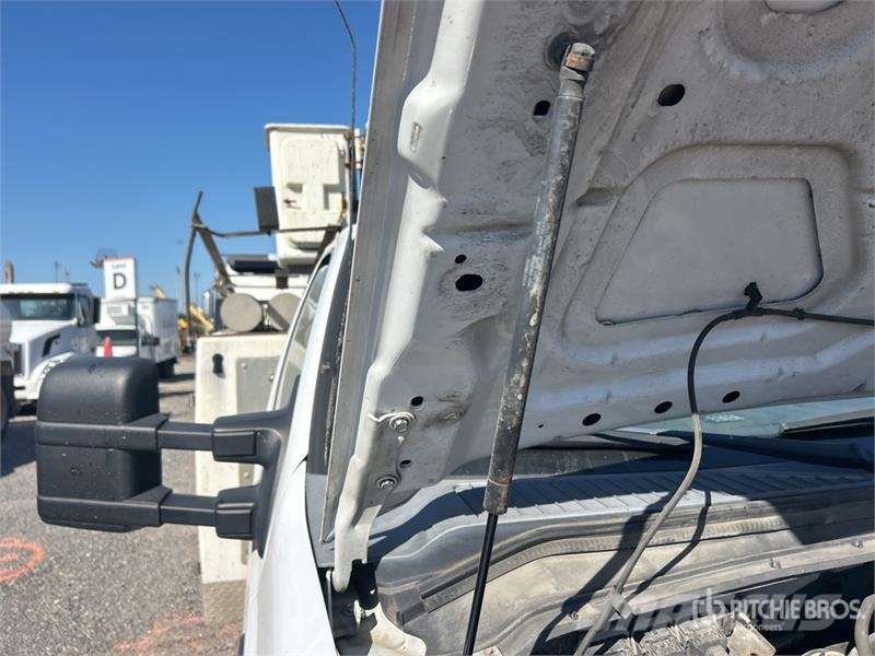 Ford F-350 Plataformas aéreas montadas em caminhão