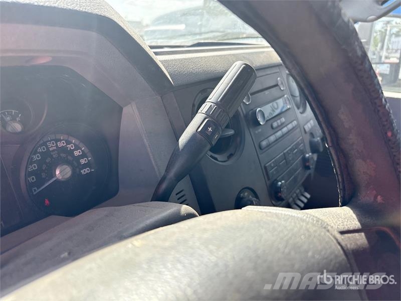 Ford F-350 Kabiny i wnętrze