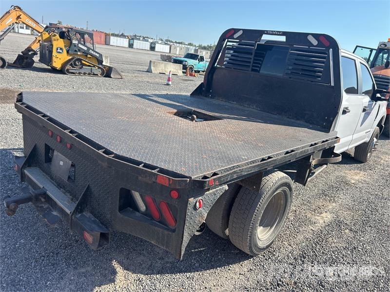 Ford F-350 Tovornjaki s kesonom/platojem