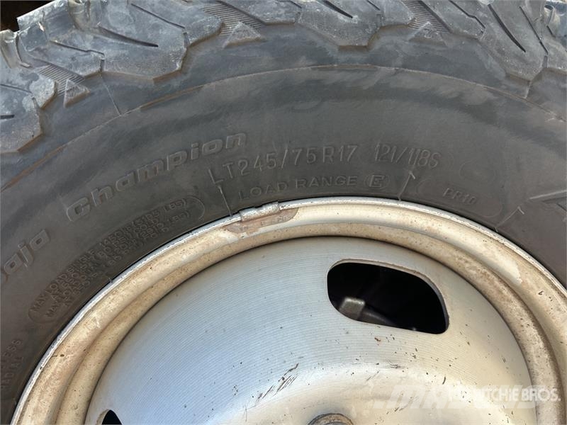 Ford F-350 شاحنات مسطحة/مفصلية الجوانب