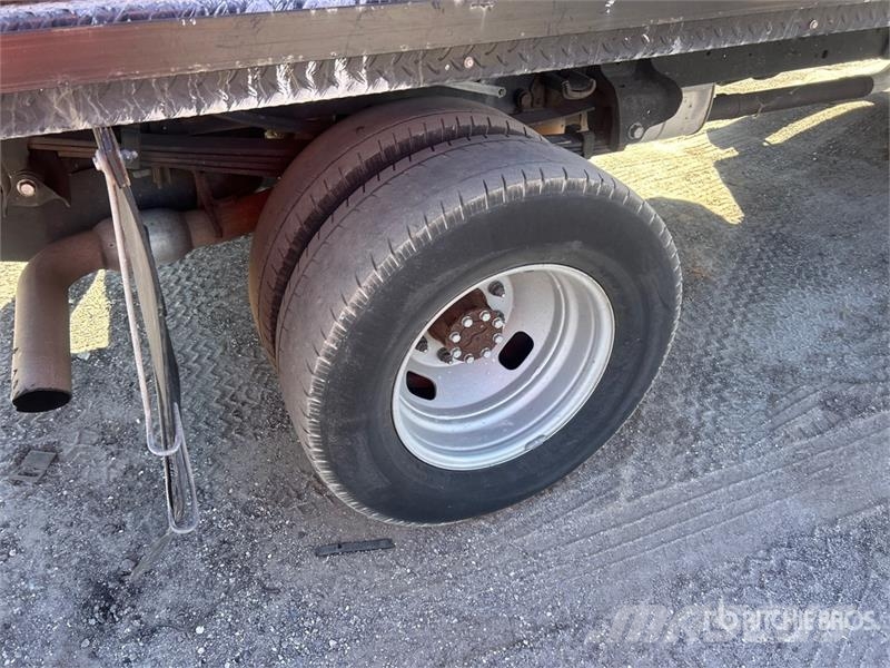 Ford F-350 Platformas/izkraušana no sāniem