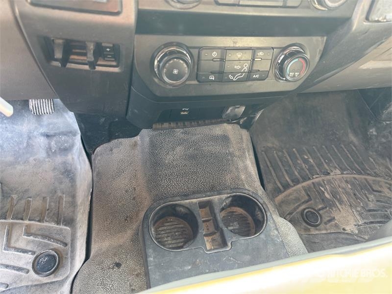Ford F-350 Cabins and interior