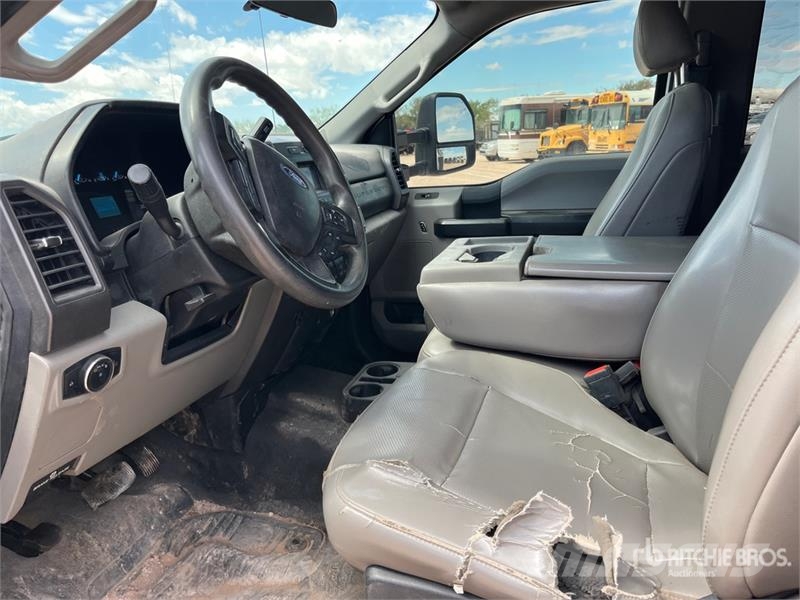 Ford F-350 시립/다목적 차량