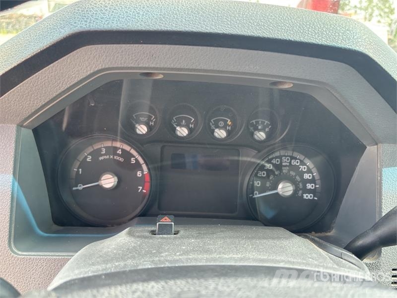 Ford F-350 Ohjaamot ja sisustat