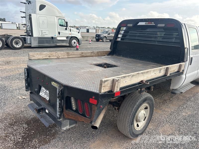 Ford F-350 Pritschenwagen/Pritschenwagen mit Seitenklappe