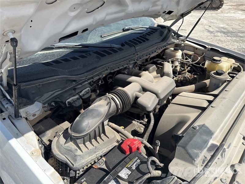 Ford F-350 平ボディー