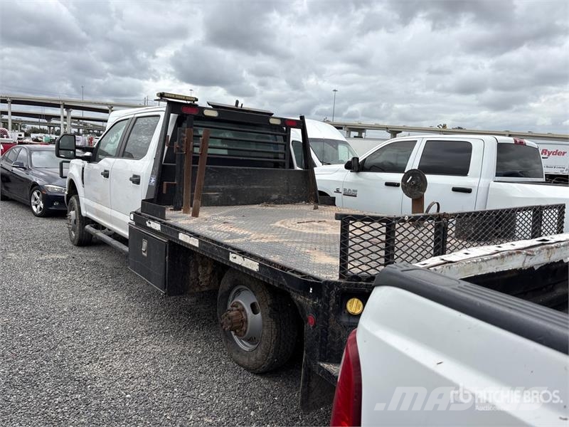 Ford F-350 Tovornjaki s kesonom/platojem