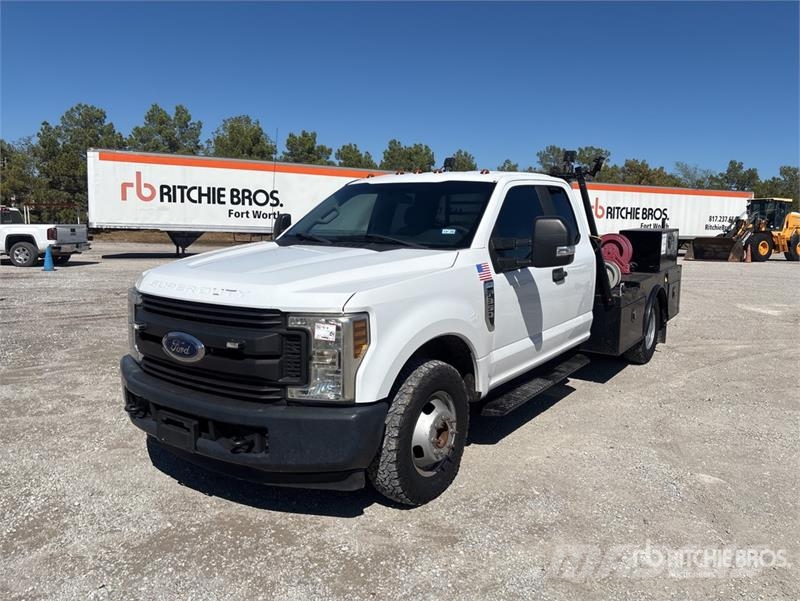 Ford F-350 Ciężarówki typu Platforma / Skrzynia
