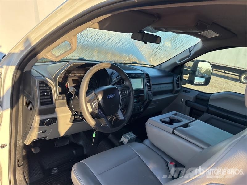 Ford F-350 ピックアップ／ドロップサイド