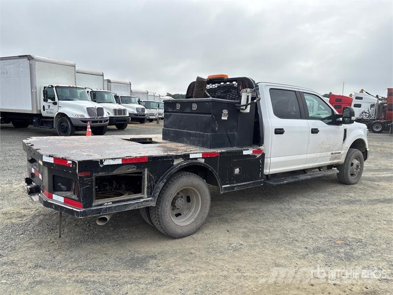 Ford F-350 Platós / Ponyvás teherautók