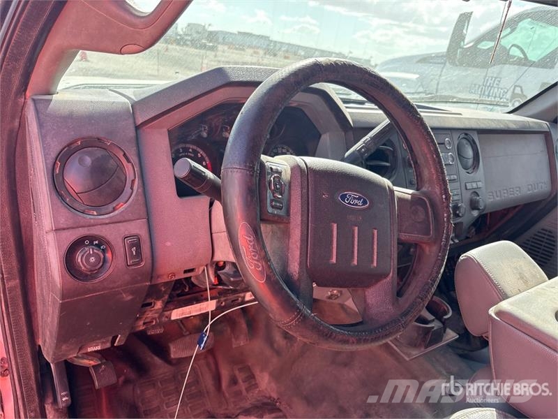 Ford F-350 Kabiny i wnętrze
