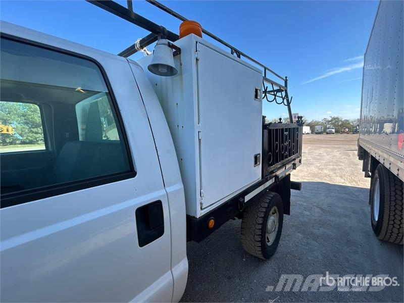 Ford F-350 Camiones de cama baja