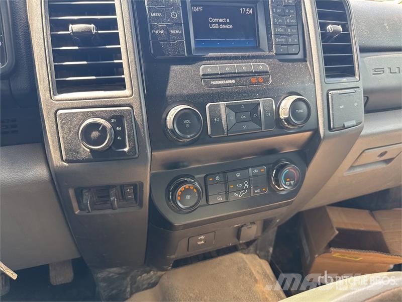 Ford F-350 平ボディー