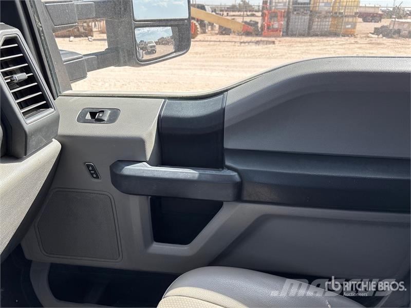 Ford F-350 Kamioni sa otvorenim sandukom