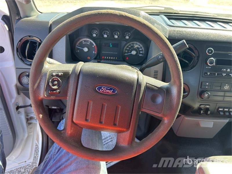 Ford F-350 Pritschenwagen/Pritschenwagen mit Seitenklappe