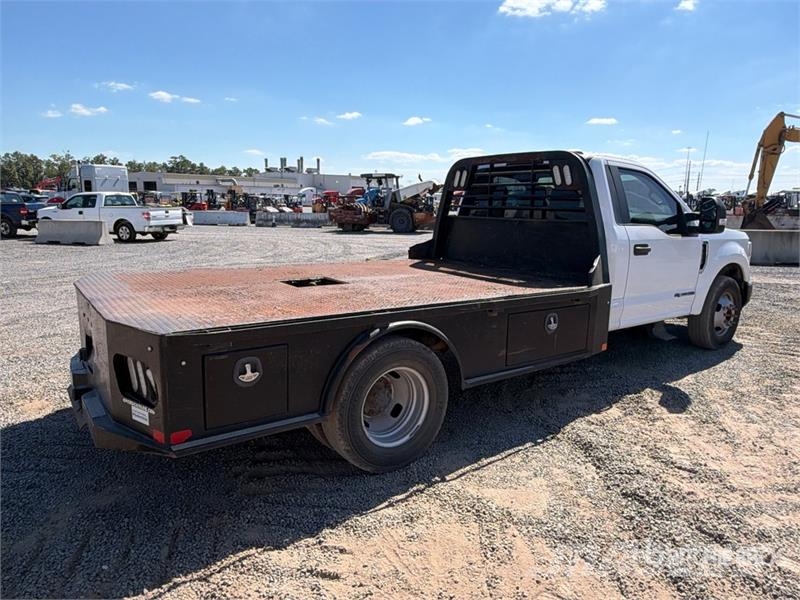 Ford F-350 Tovornjaki s kesonom/platojem
