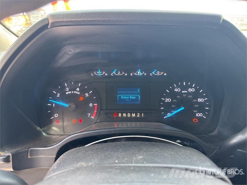 Ford F-350 平ボディー