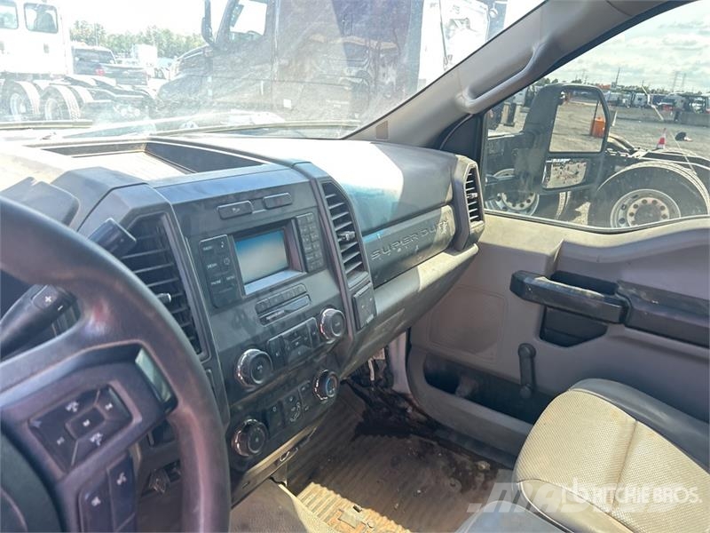 Ford F-350 Camion plateau