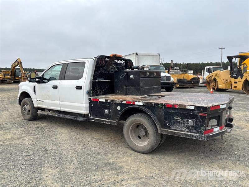 Ford F-350 Platós / Ponyvás teherautók