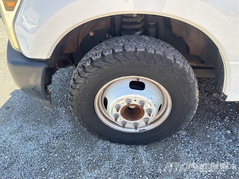Ford F-350 Ciężarówki typu Platforma / Skrzynia