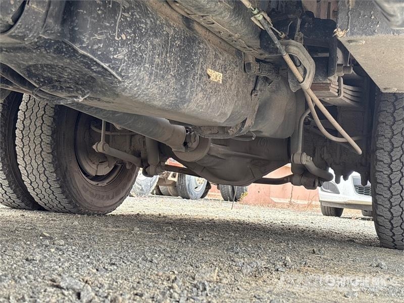 Ford F-350 Platós / Ponyvás teherautók