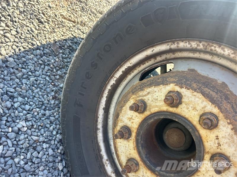 Ford F-350 Plataformas aéreas montadas em caminhão