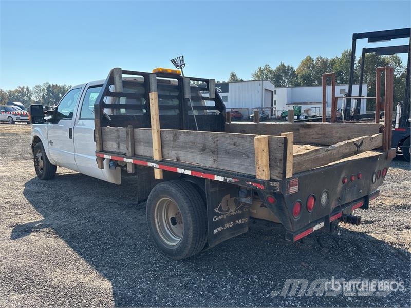 Ford F-350 Tovornjaki s kesonom/platojem