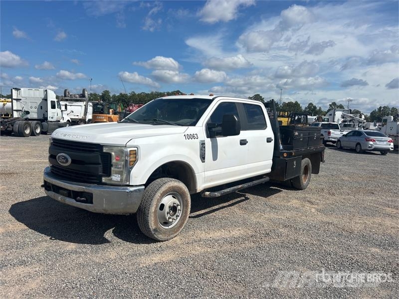 Ford F-350 Camion plateau