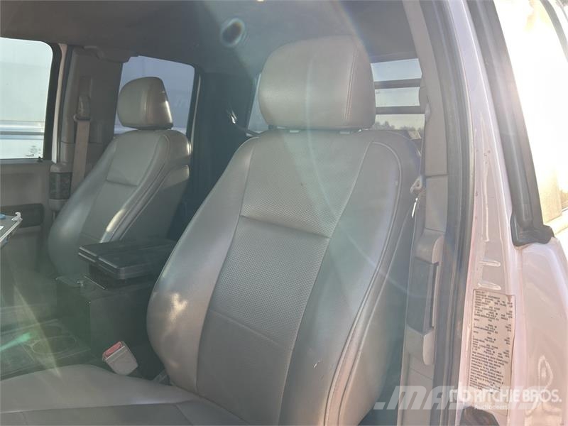 Ford F-350 شاحنات مسطحة/مفصلية الجوانب