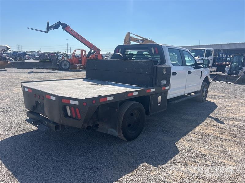 Ford F-350 Tovornjaki s kesonom/platojem